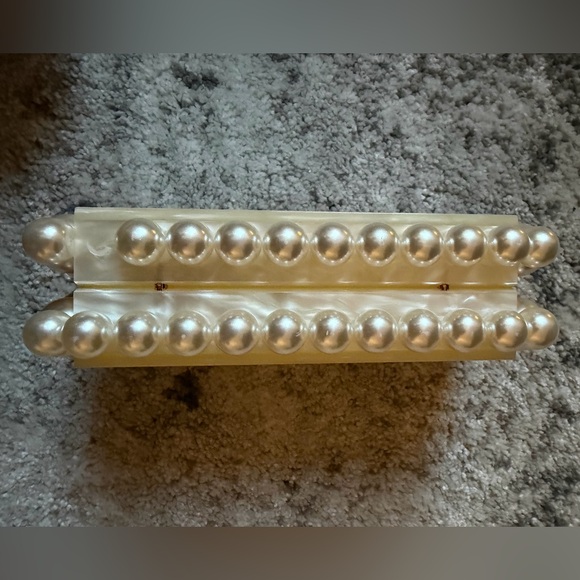 Cult Gaia eos Pearl Clutch - Picture 7 of 9